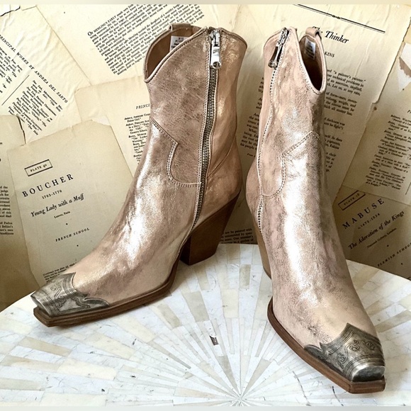 Free People Brayden Western Boots Champagne Metallic Pewter Tip 38 / 8 NWT Rare - Picture 5 of 14
